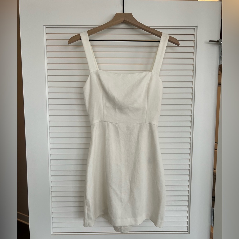 Aritzia Wilfred Aperture Dress. Worn once.